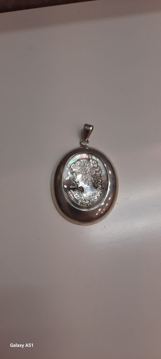 Srebrna zawieszka  kamea