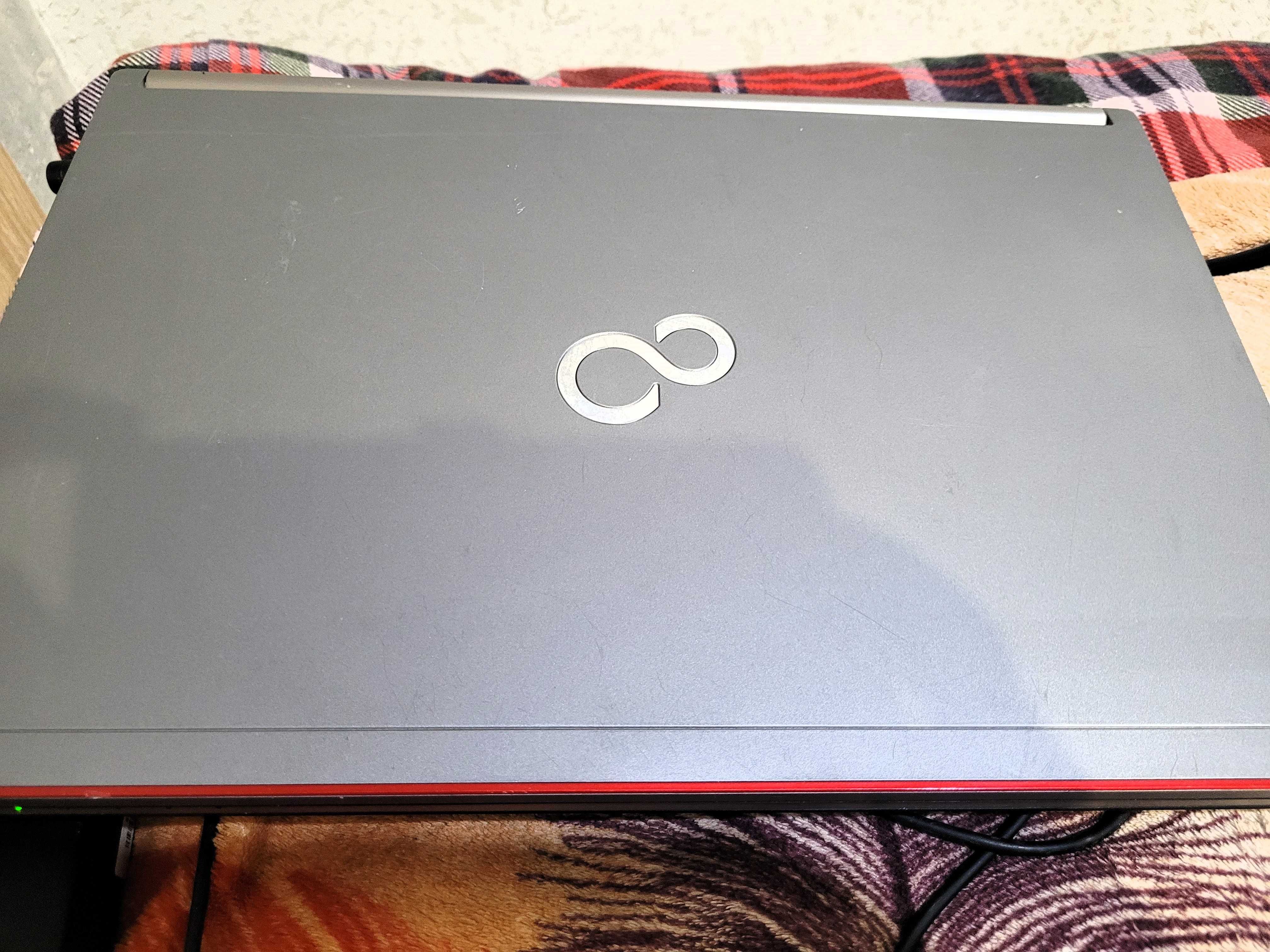 Ноутбук Fujitsu E744 14" i5-4300m/8 Gb/SSD 240