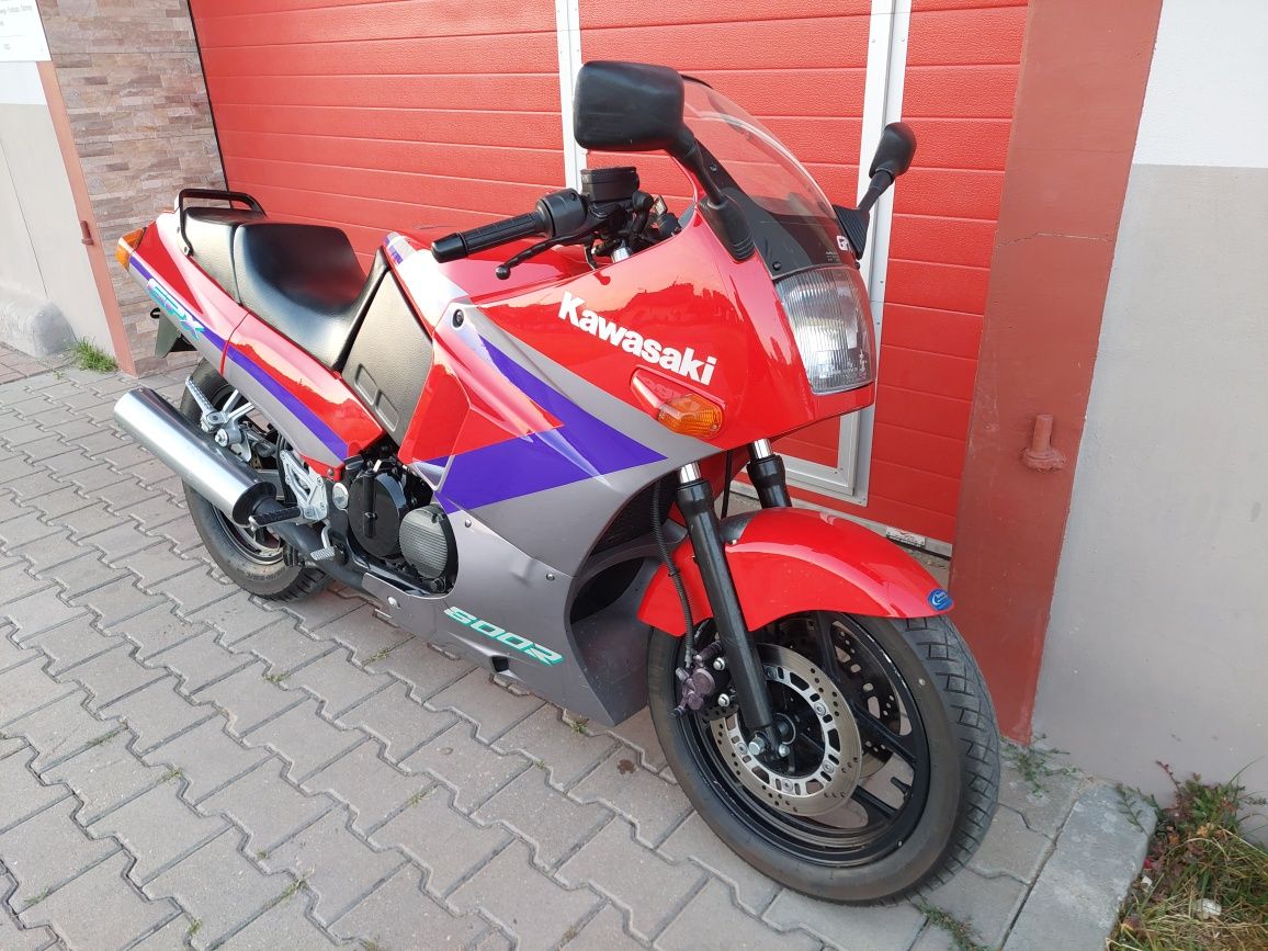 Kawasaki gpx 600 r