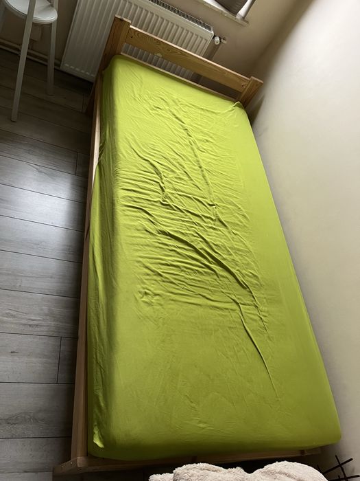 Łóżko drewniane 90x200 plus materac 25cm