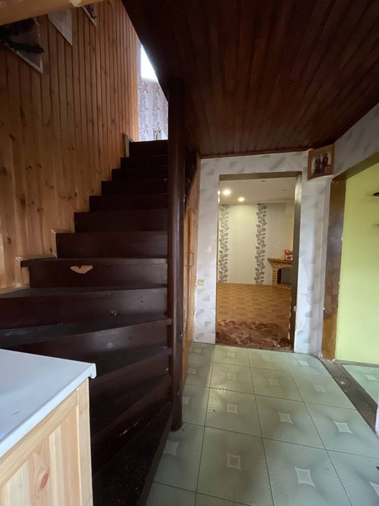 Продам частину будинку в центрі міста. Вул. Замкова