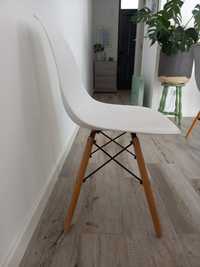 Cadeira branca estilo nordico