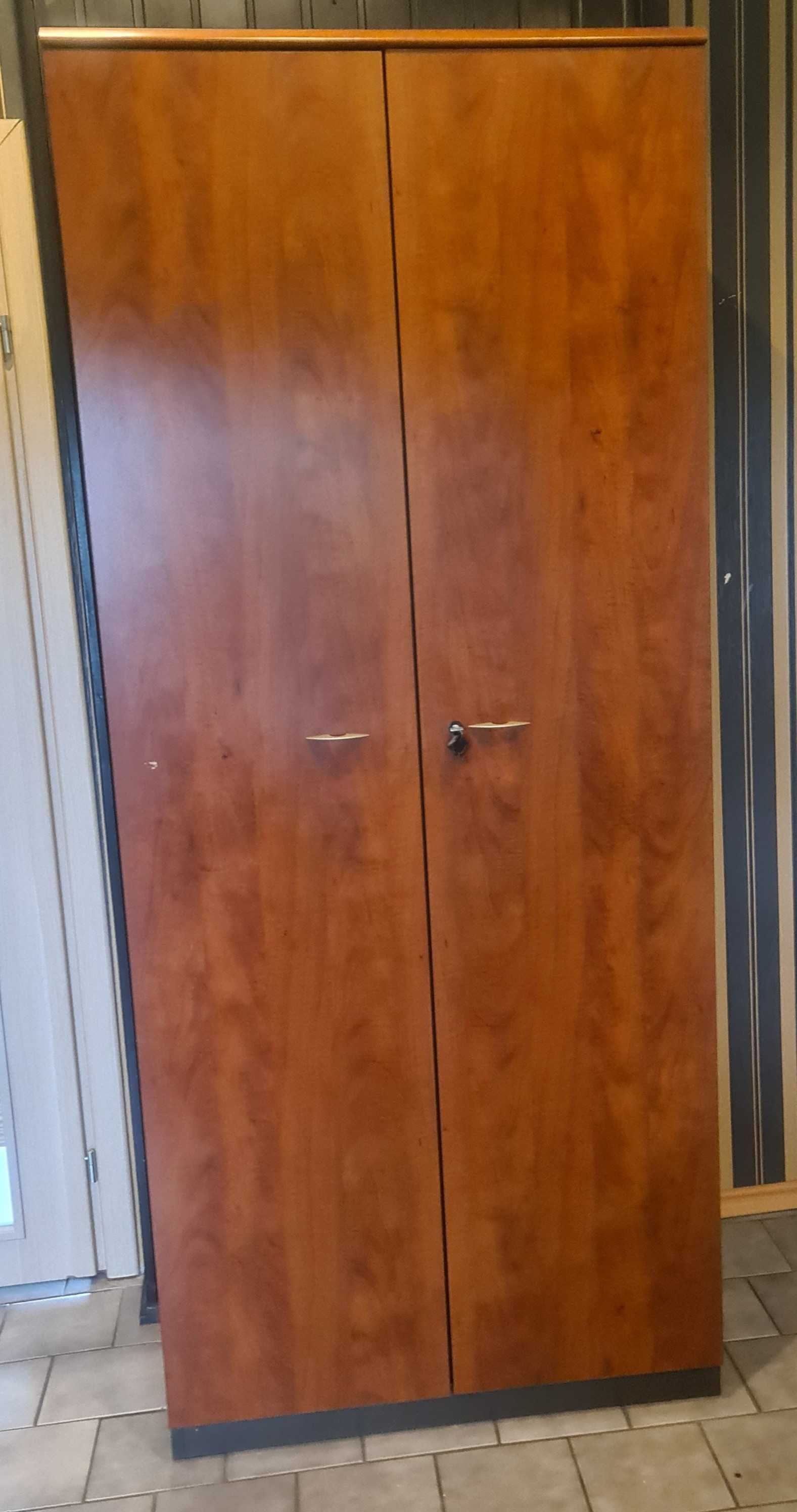 Zestaw eleganckich mebli do biura