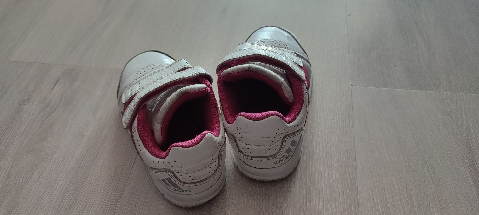Buty dla dziewczynki Adidas 25.5