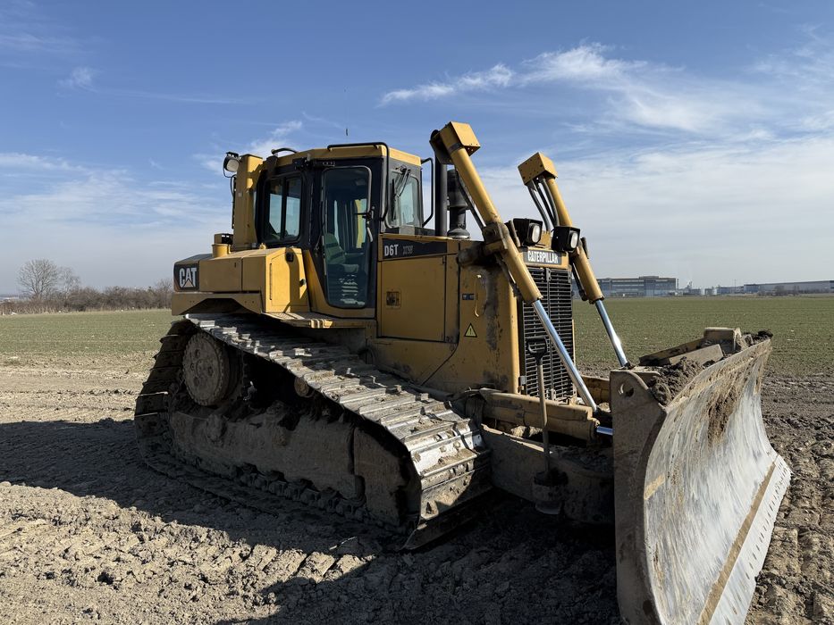 Spycharka Cat D6 T XW
