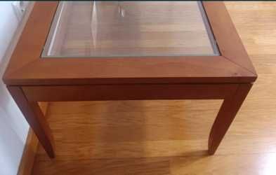 Mesa em cerejeira com tampo vidro