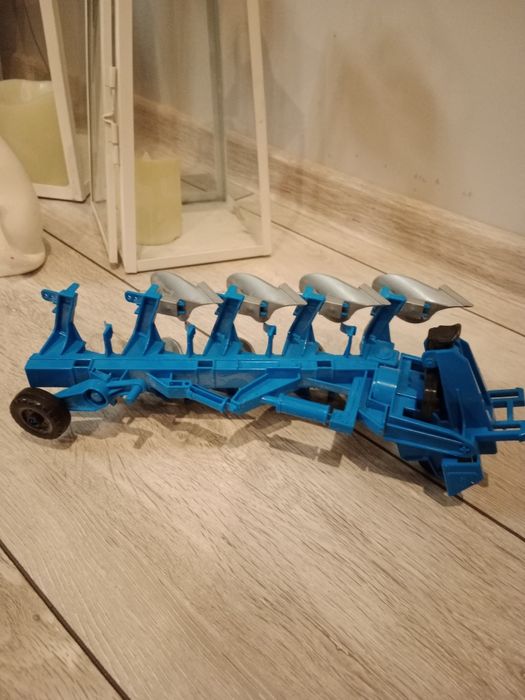 Siewnik Amazone i pług Bruder