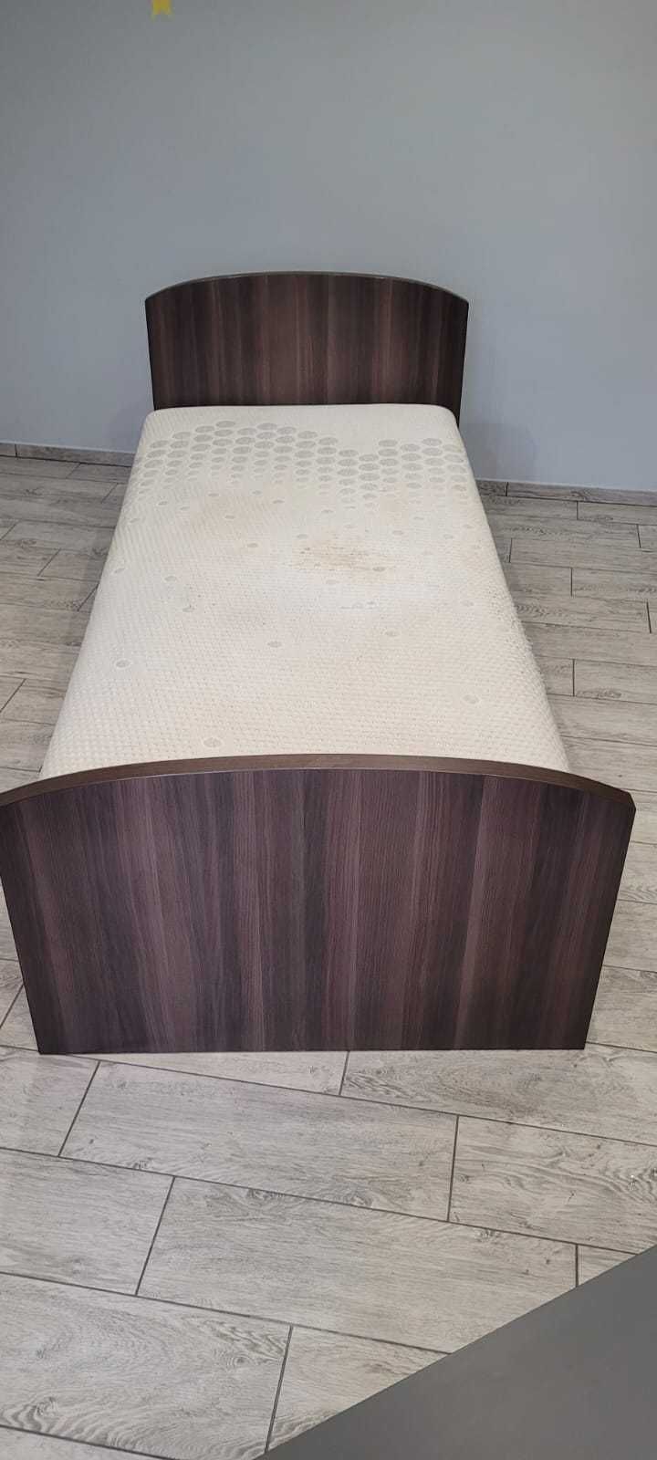 łożko jednoosobowe drewniane