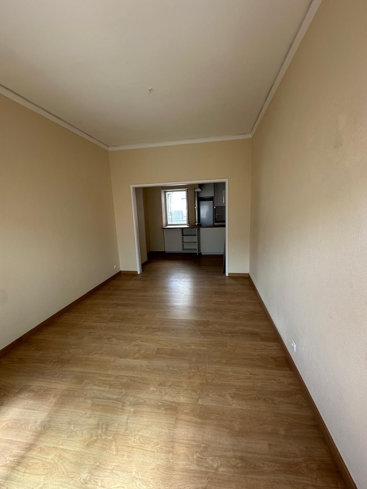 Arrendo apartamento T2 Av Novas Lisboa 80m2