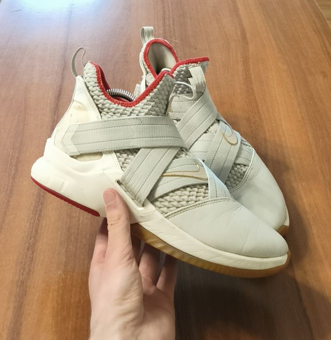Кросівки спортивні для баскетболу/волейболу Nike LeBron Soldier 12 40