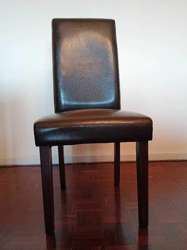 Mesa de sala de jantar com 6 cadeiras