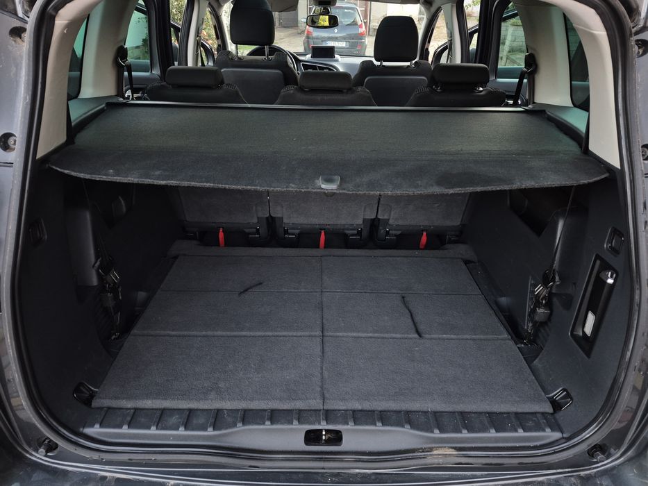 Peugeot 5008 1.6 бензин