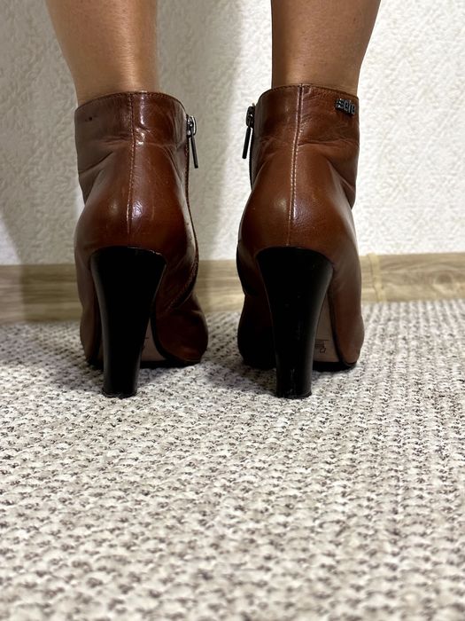 Продам осінні шкіряні черевики жіночі, Este