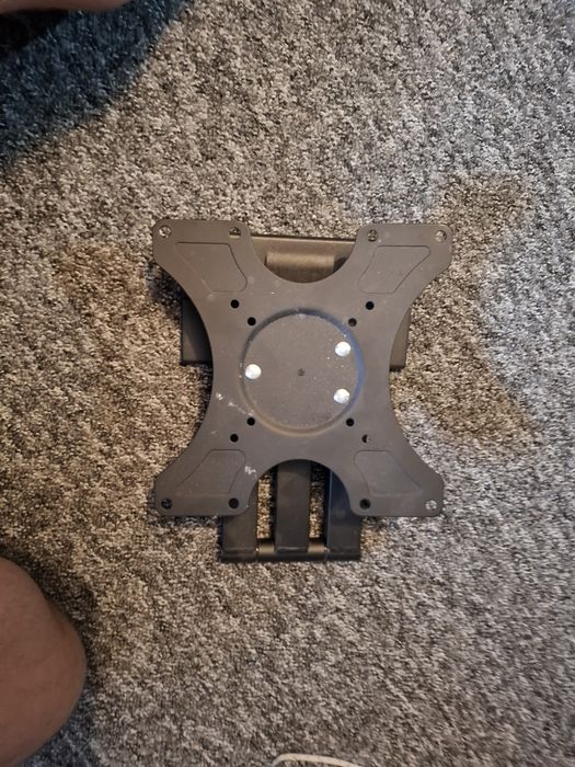 Uchwyt ścienny do Tv 48 cali.