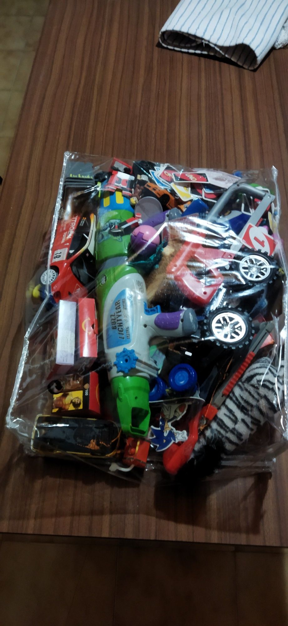 Saco de brinquedos variados