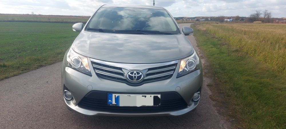 Toyota Avensis 1.8vvti niski przebieg wersja executive automat