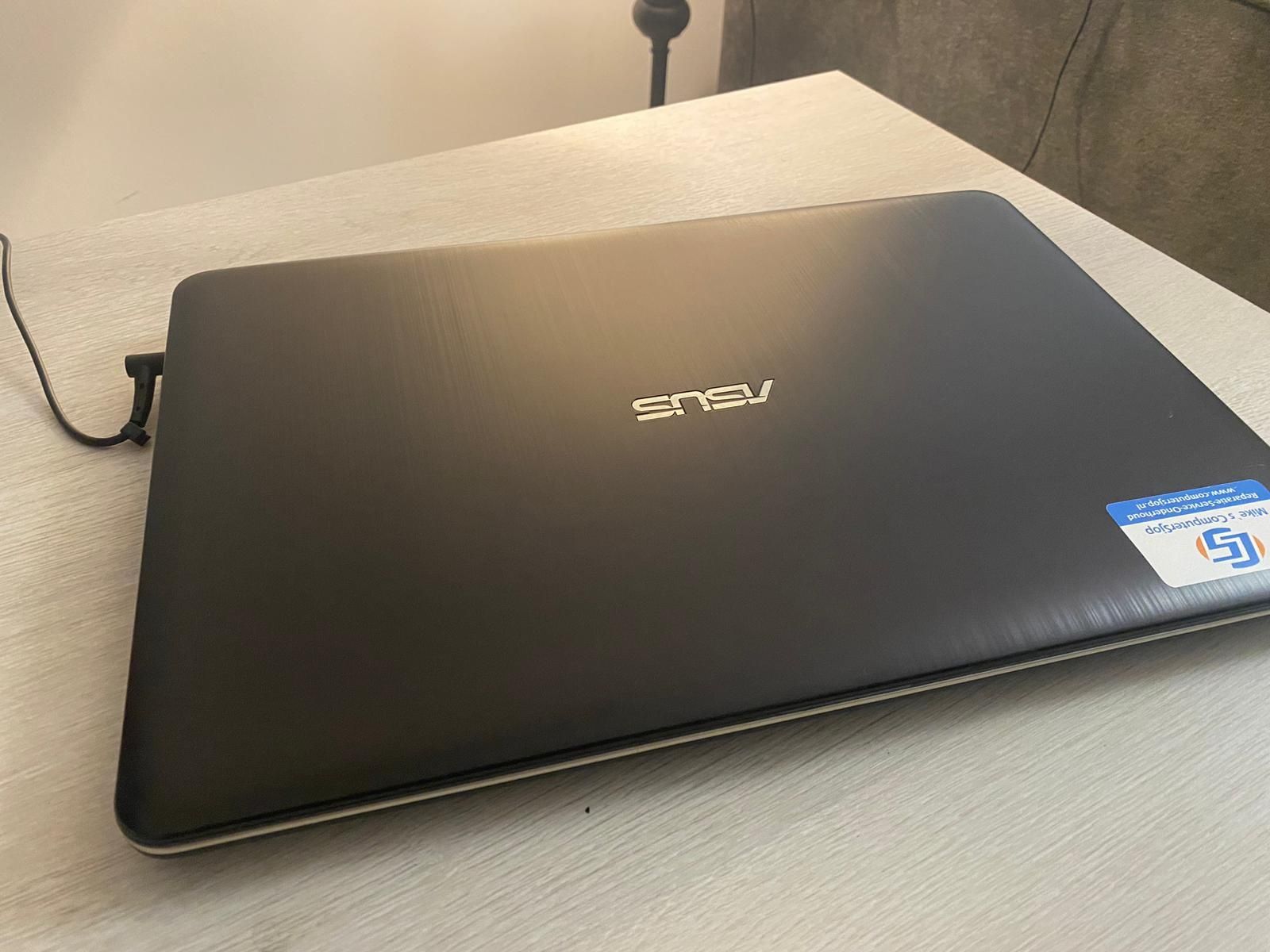 Asus notebook x540M w pełni sprawny