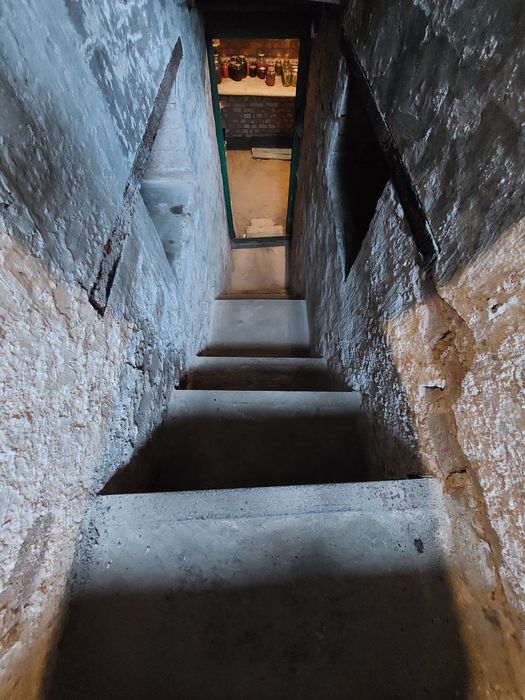 Продам великий гараж в м.Тернівка