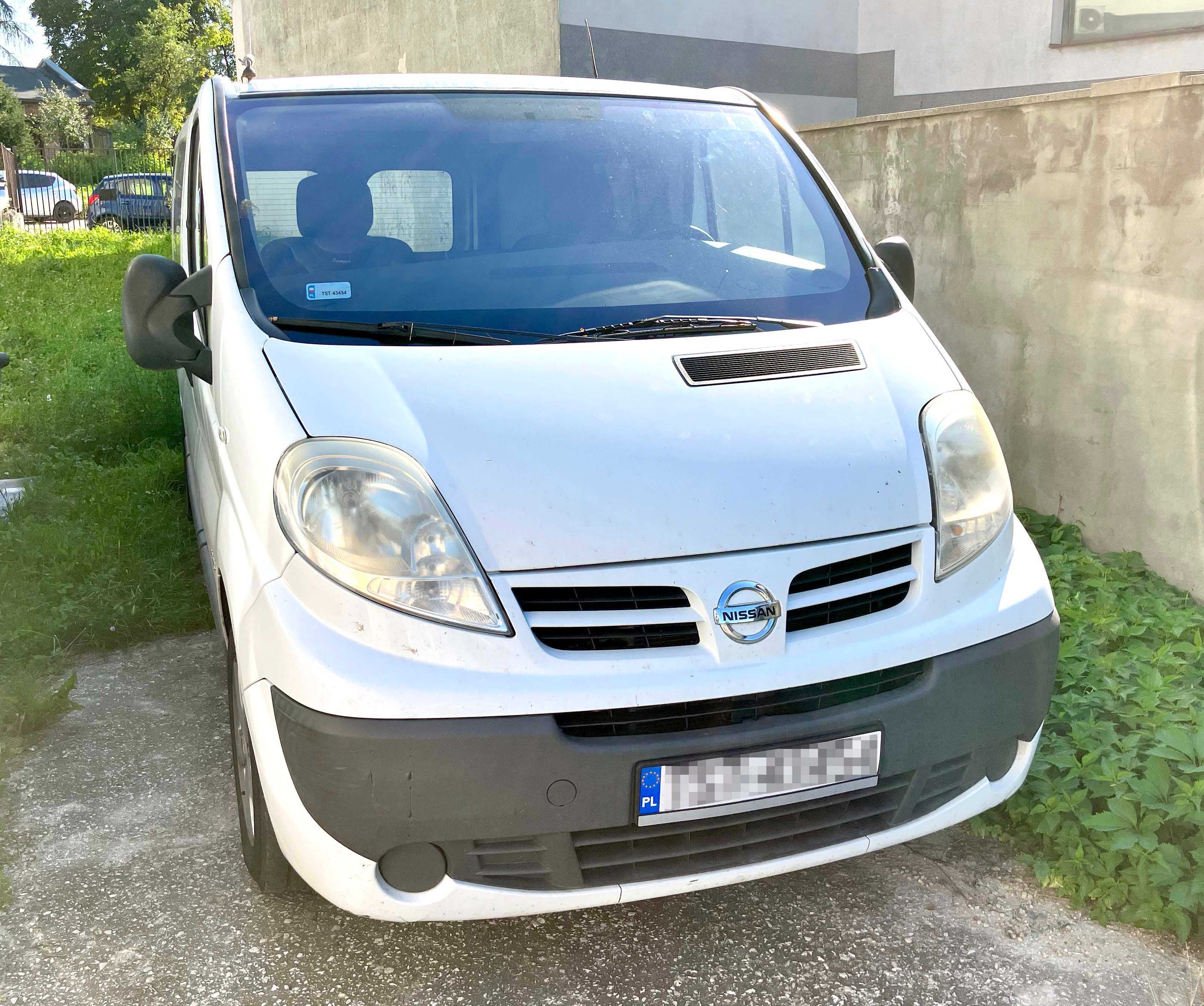 Wynajem busa. Nissan Primastar Long 2.0 Diesel, przyczepa