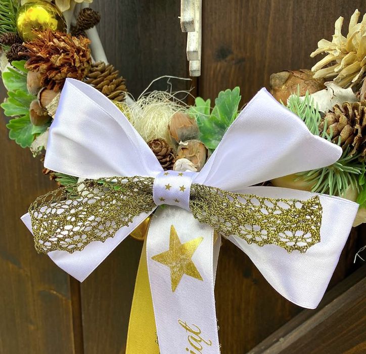 Naturalny wianek świąteczny na drzwi, biały, złoty, jasny