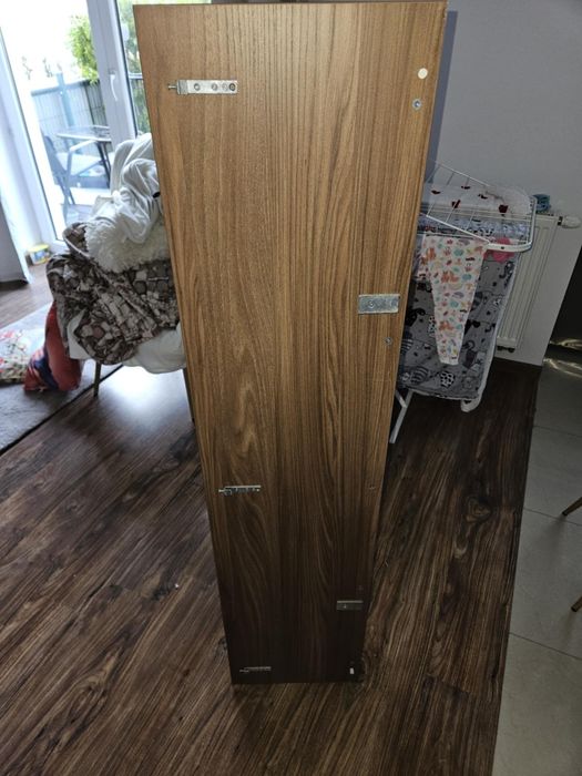 Sprzedam 4- półki w dobrym stanie.
Wymiary: 148 × 34 × 25 cm.

Sprzeda