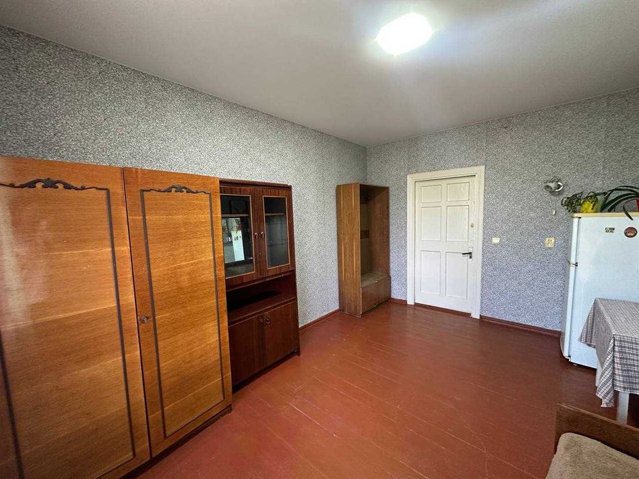 Кімната в гуртожитку на Гречанах, хороший стан.