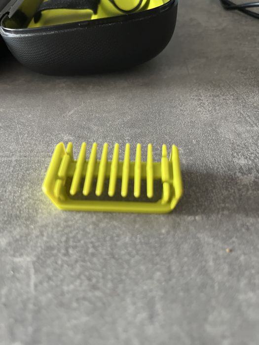 Електростанок Philips OneBlade Pro 360 QP6652/61 для обличчя та тіла