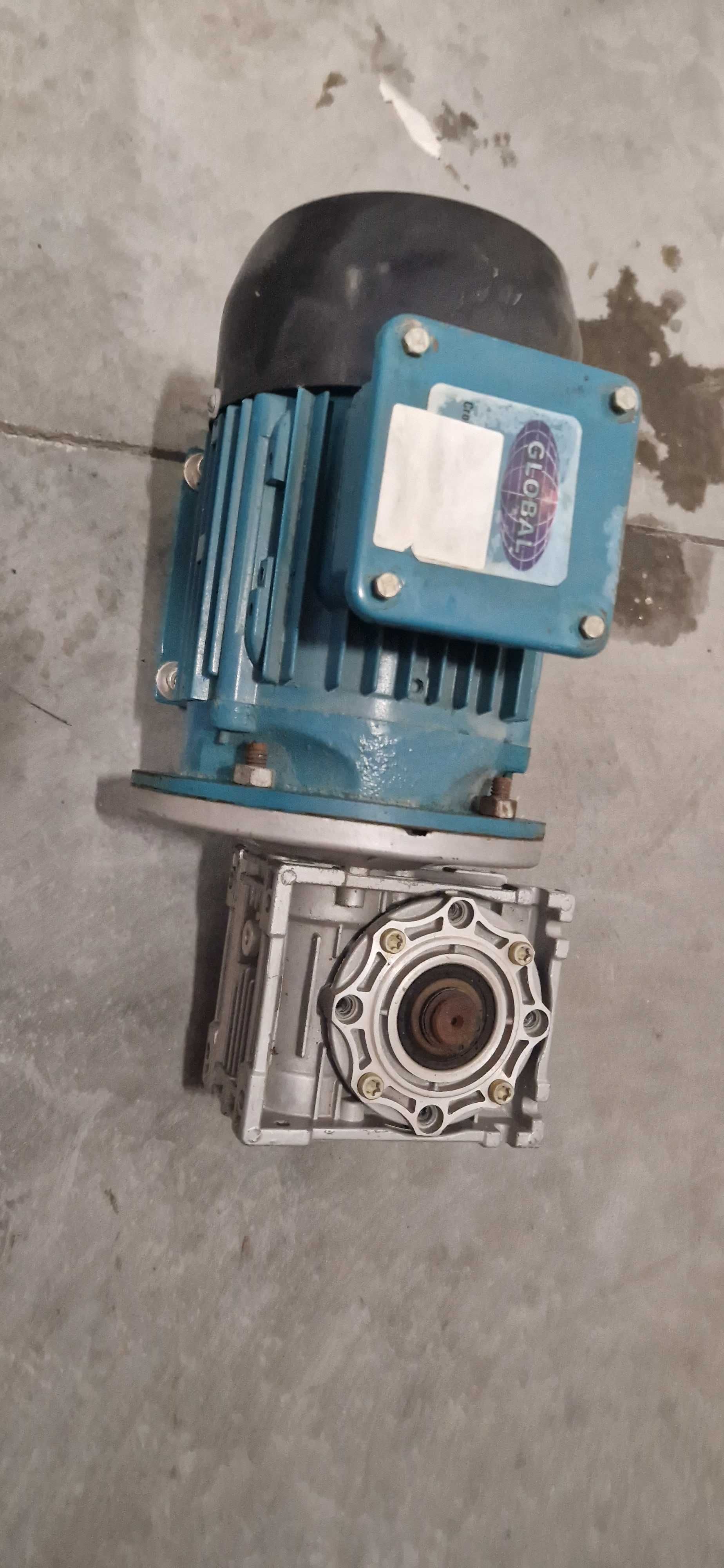 Silnik elektryczny 370W trójfazowy