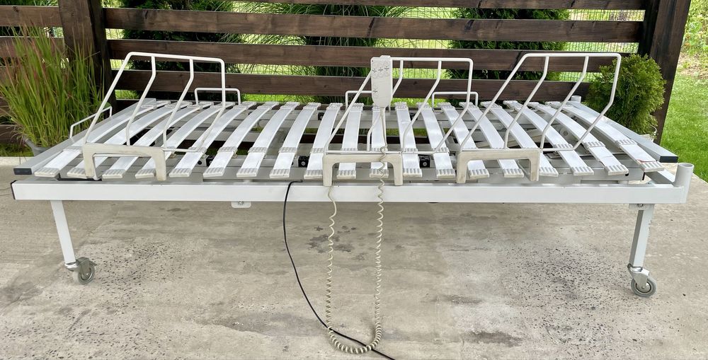 Медичне ліжко з електроприводом DUOMAT