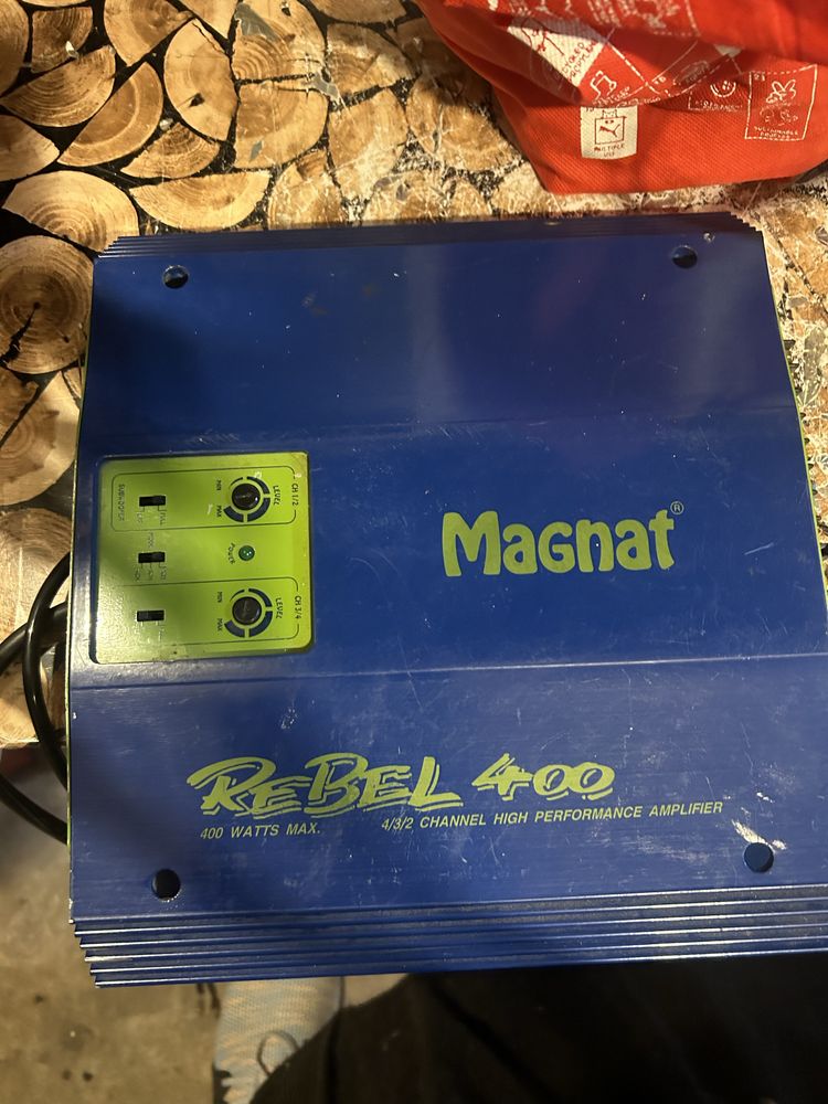 Продам сабвуфер с усилителем  Magnat 400w..