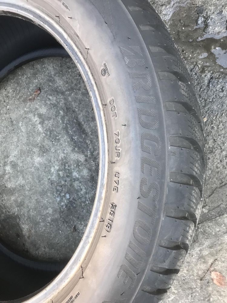 bridgestone blizzak 225/50r17 комплект резина шина зима  майже нові