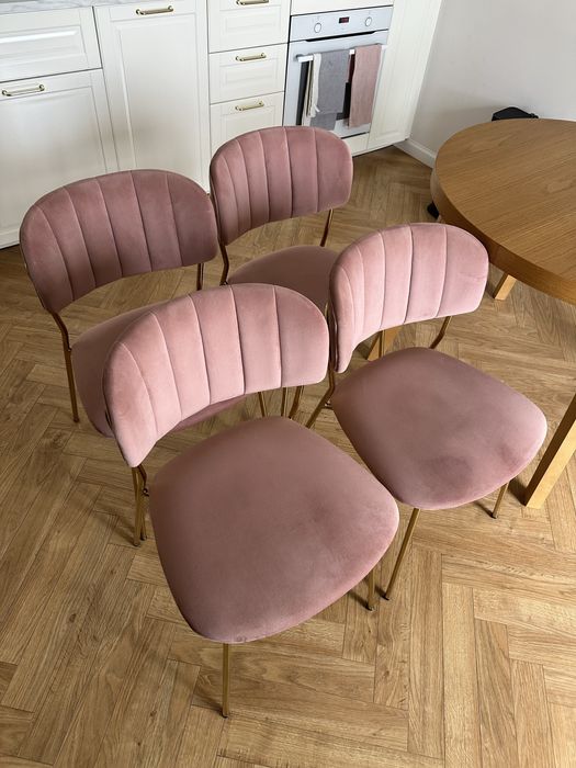 Komplet krzeseł welurowych różowych ze złotym
