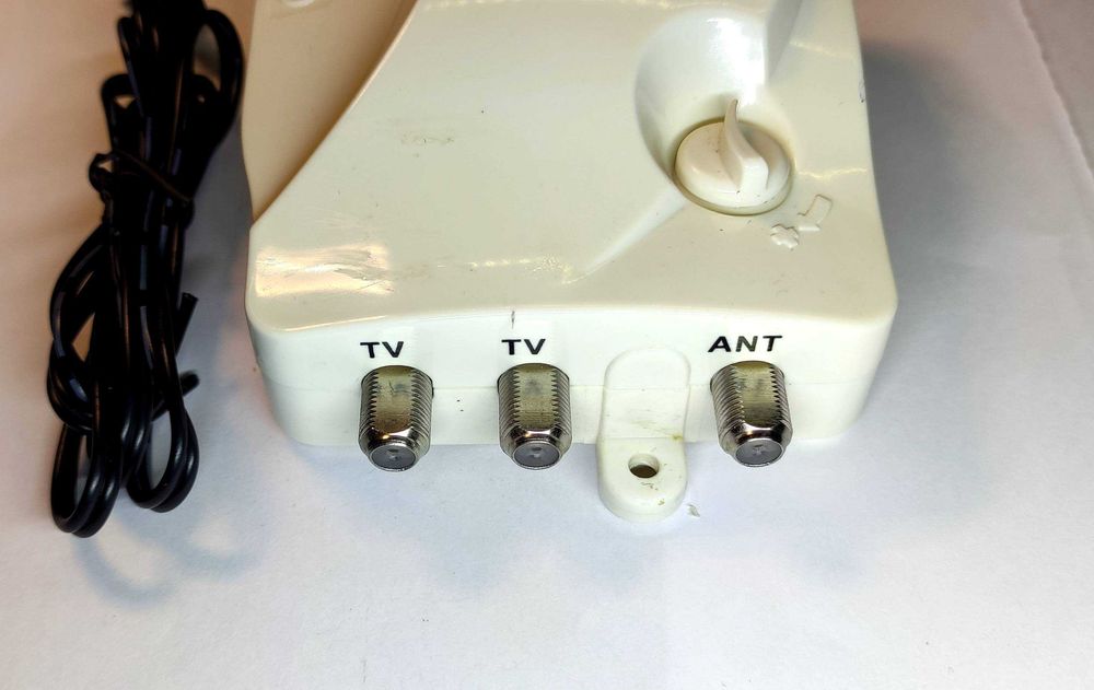 Amplificador Sinal de Antena TV 12V 24V