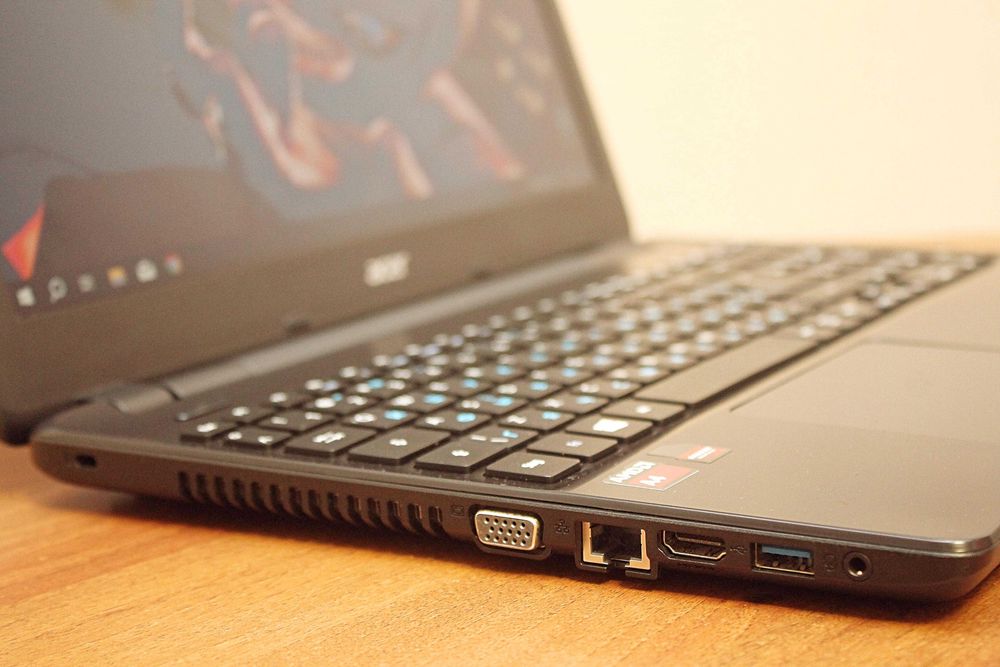Ноутбук Acer Aspire E15/4 ядра A4-6210/8GB/SSD 128+HDD 500GB/Radeon R5