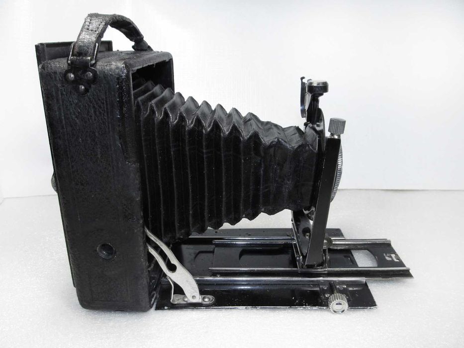 Старинный фотоаппарат Contessa Nettel. 9х12.