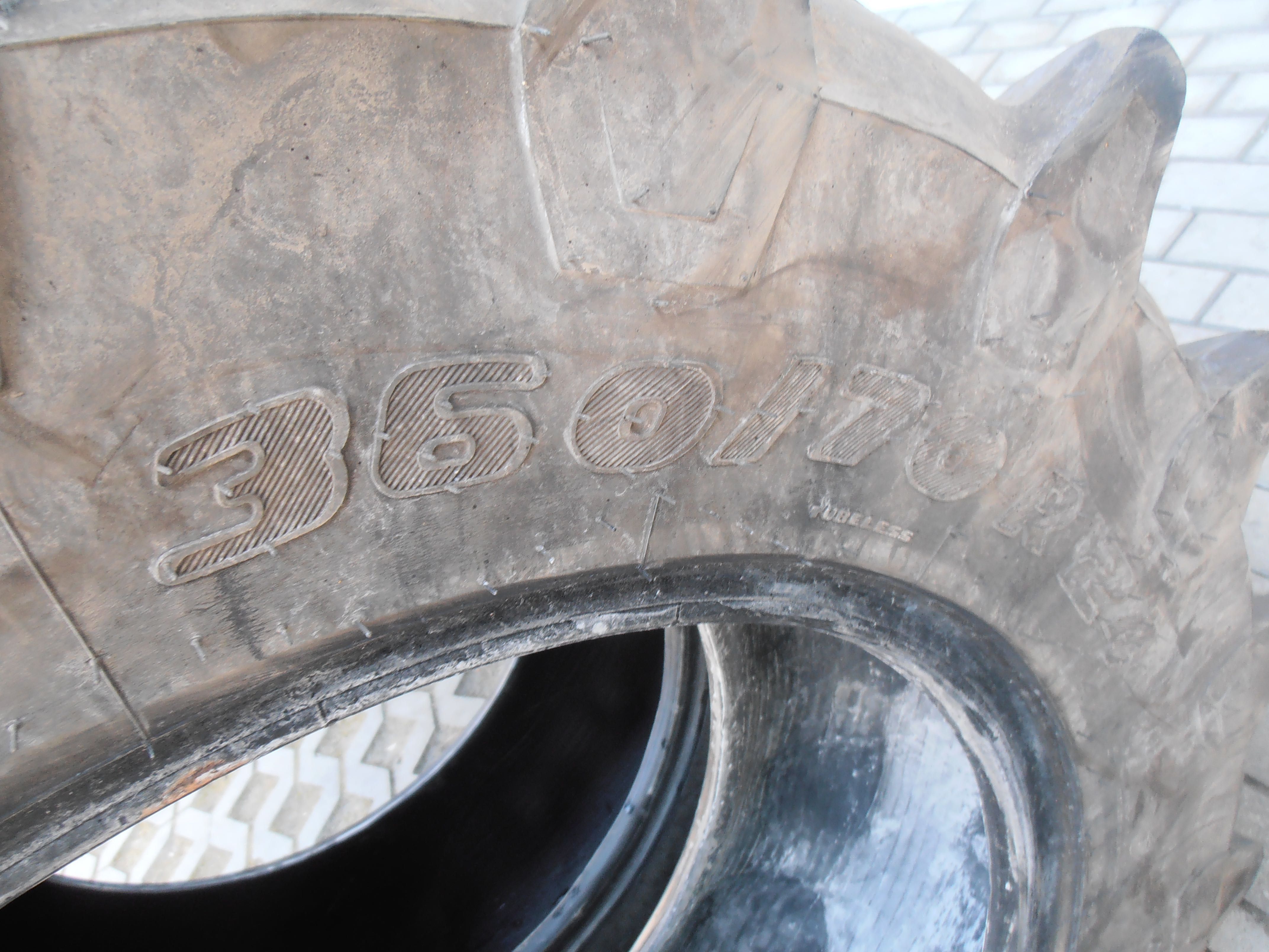 Opony 360/70 R-24