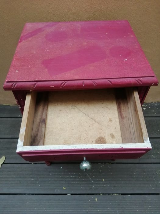 Mesinha de cabeceira antiga (para restauro)  (55 x 37 x 30)
