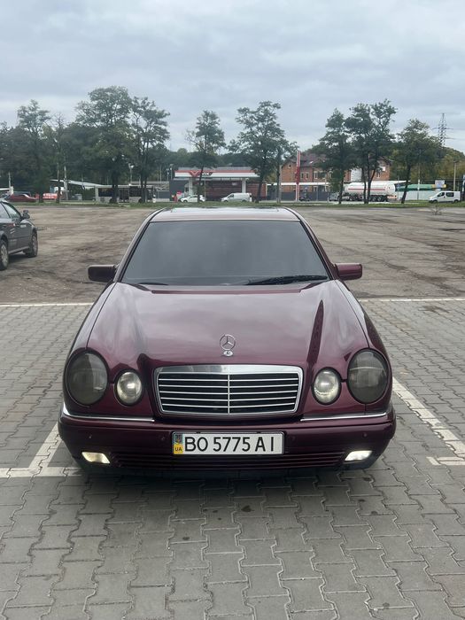 Mercedes-Benz E-class W210