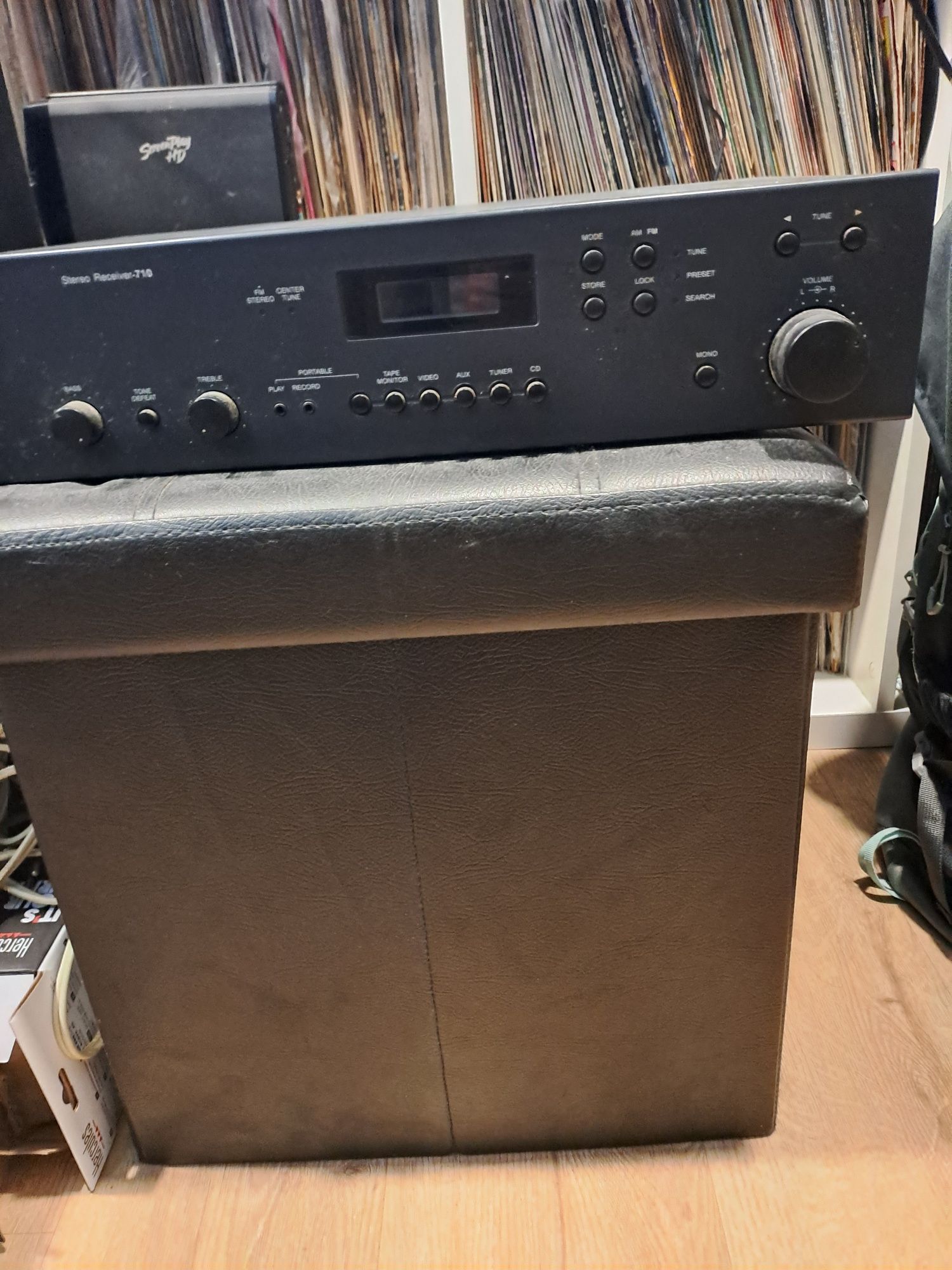 NAD   stereo  RECEIVER 710