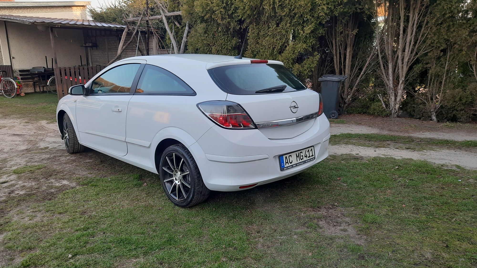 Opel Astra GTC 1.4 B świeżo z Niemiec