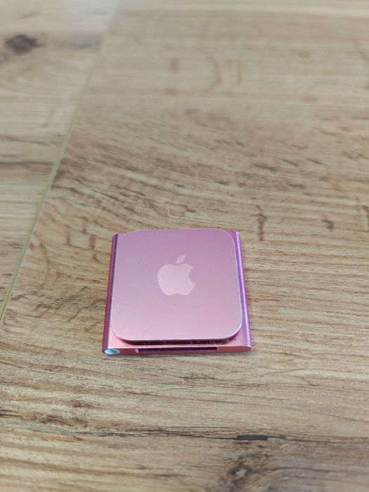 iPod Nano 6. generacji 16 GB + JBL On Stage Micro II
