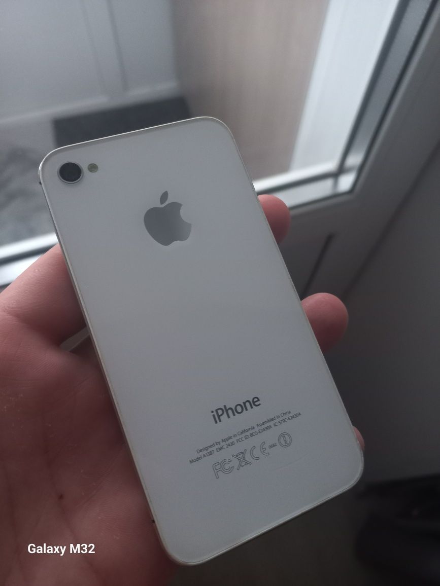Продам Apple 4 ідеал