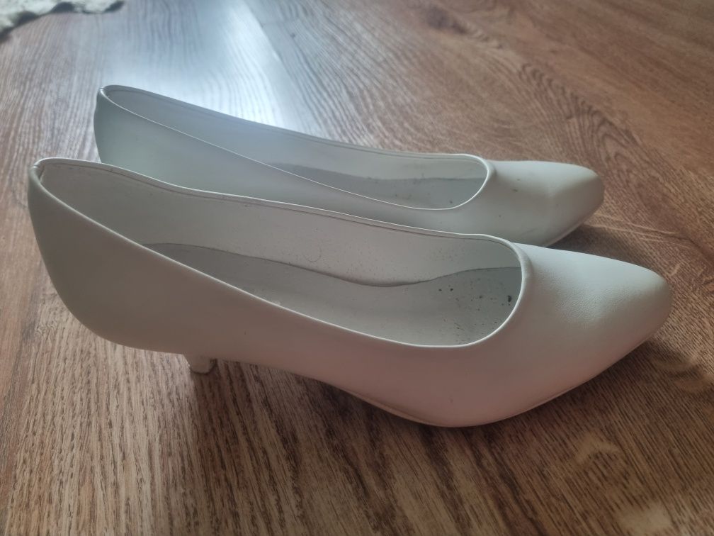 Białe buty ślubne brilu 38