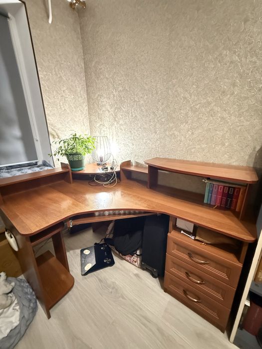 Компьютерний стіл б/у