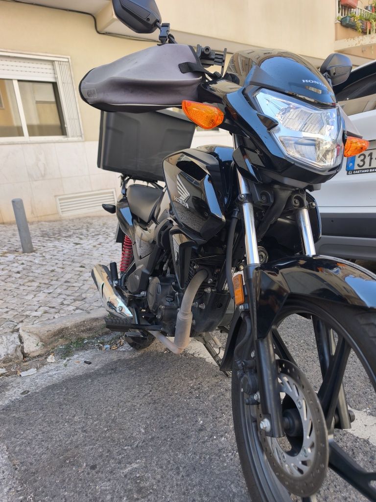 CB125F 2950€  Vendo como está preparada para trabalhar nas plataformas