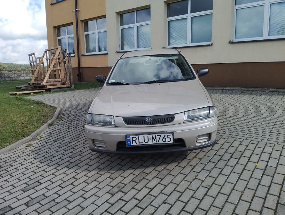 Mazda 323 1.5 benzyna