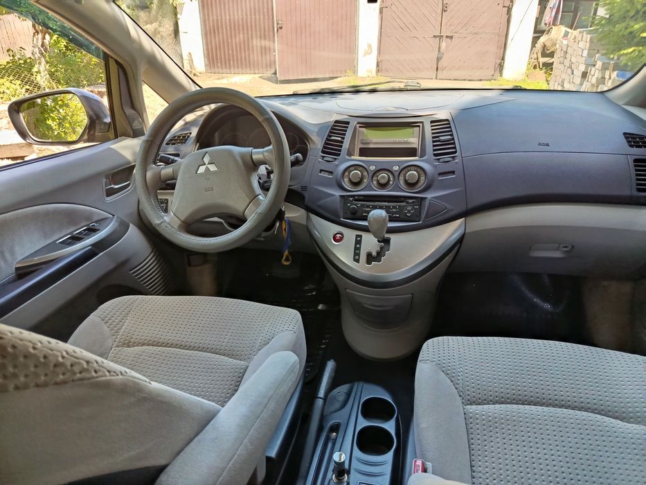 Mitsubishi Grandis 2004 автомат газ бензин