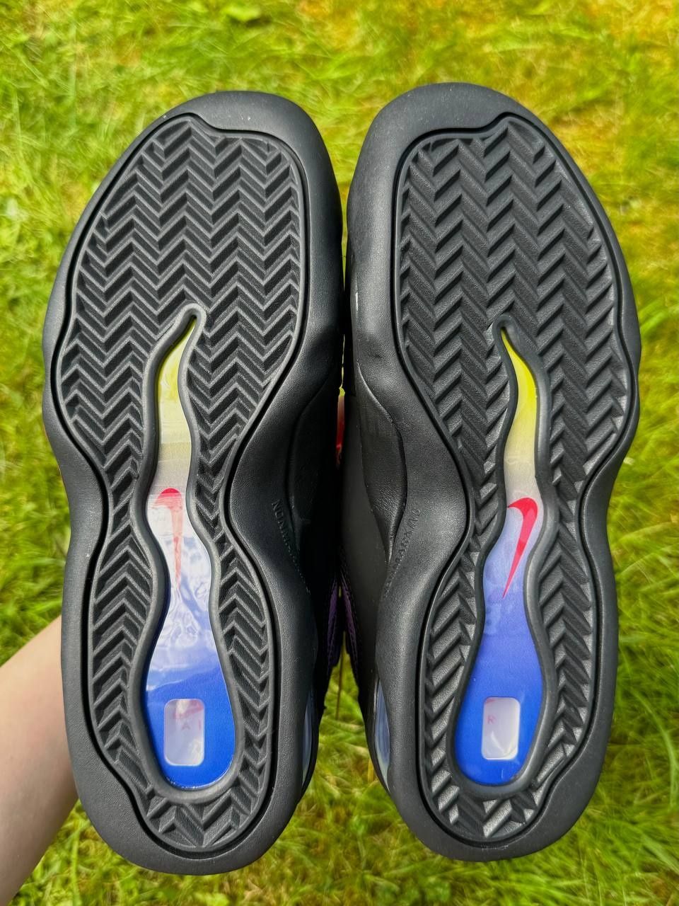 Nike × Supreme Air Bakin SP "Black Gradient" sneakers

Розмір: 6 US; 3