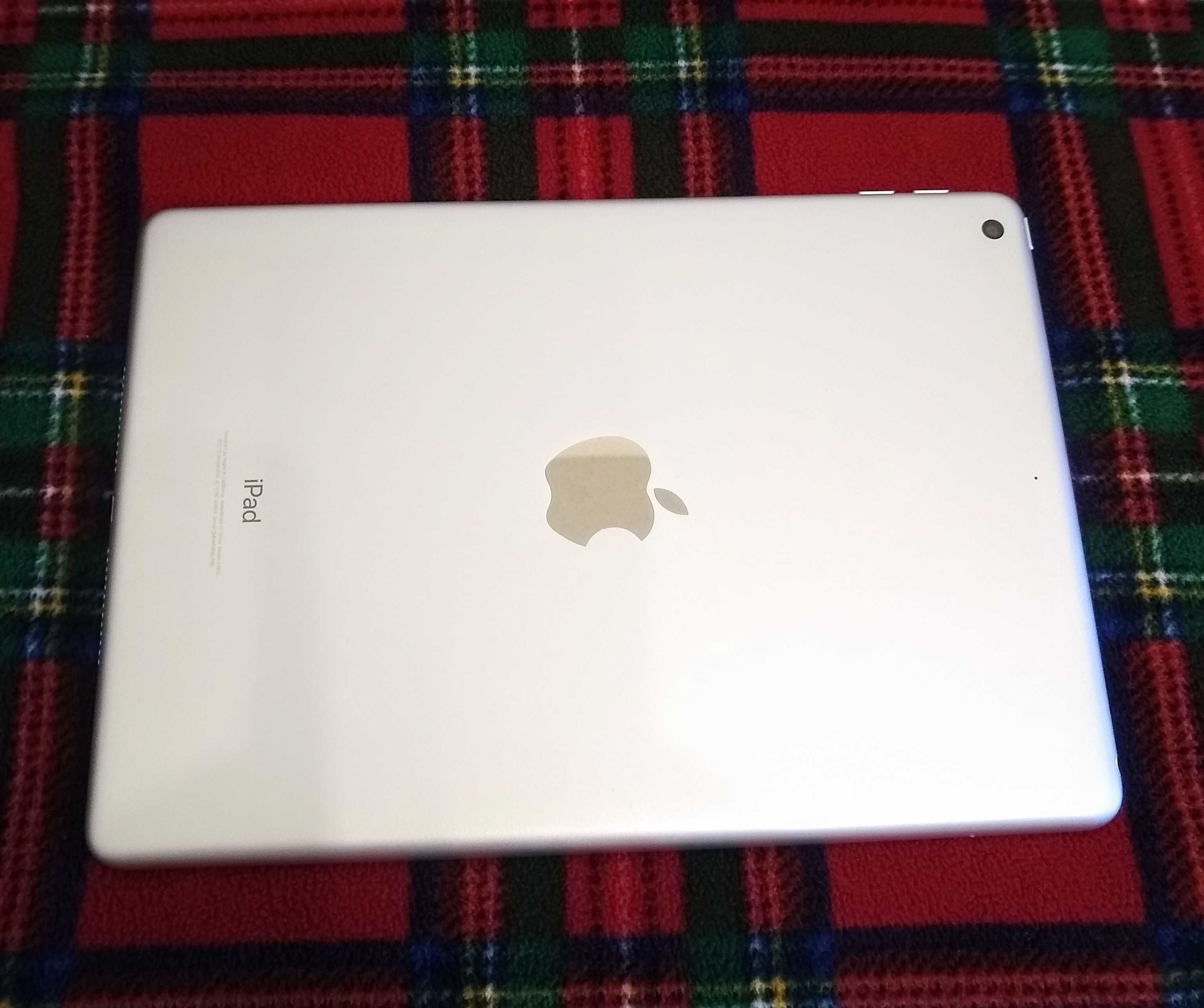 Tablet Apple iPad 6 A1893 pojemność 128GB 9,7" 2018 + etui