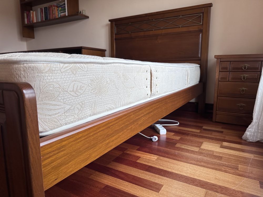 Cama 1,30cmx208cm Madeira Maciça Mogno c/colchao ortopédico incluído